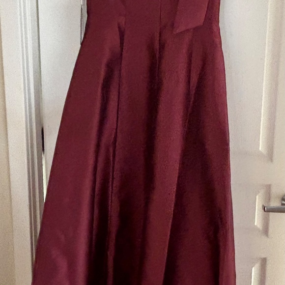 AFLRED SUN Bow One-shoulder Full A-line Satin Maxi in Cabernet - Picture 3 of 7
